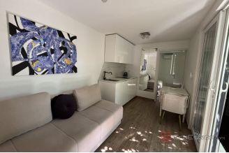 020 2035 151 Ciovo Family house near the sea sale