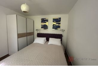 020 2035 151 Ciovo Family house near the sea sale