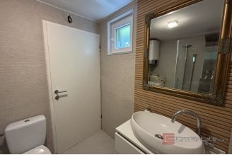 020 2035 151 Ciovo Family house near the sea sale