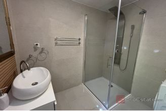 020 2035 151 Ciovo Family house near the sea sale