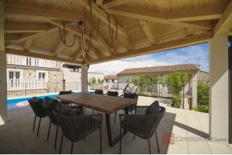 013 2044 13 Vodice Renovated house with pool and a sea view for sale