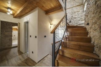 013 2044 13 Vodice Renovated house with pool and a sea view for sale