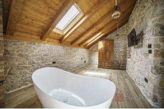 013 2044 13 Vodice Renovated house with pool and a sea view for sale