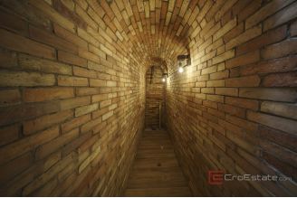 013 2044 13 Vodice Renovated house with pool and a sea view for sale