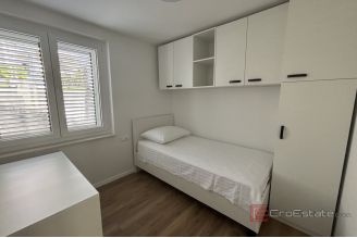 015 2035 154 Split Visoka Modern Three bedroom apartment for rent
