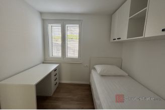 015 2035 154 Split Visoka Modern Three bedroom apartment for rent
