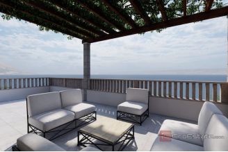010 2047 02 Omis Apartment house first row to the se for sale