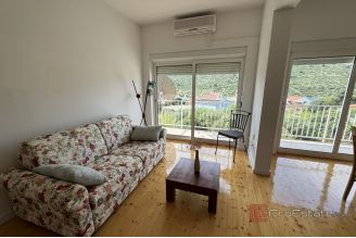 017 2036 103 Rogoznica Apartment house in a quiet location for sale