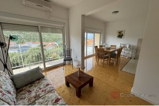 017 2036 103 Rogoznica Apartment house in a quiet location for sale