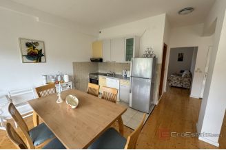 017 2036 103 Rogoznica Apartment house in a quiet location for sale