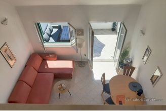 010 2016 609 Brac Apartment with a sea view for sale