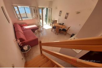 010 2016 609 Brac Apartment with a sea view for sale