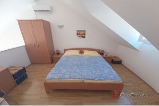 010 2016 609 Brac Apartment with a sea view for sale