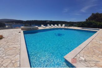 010 2016 609 Brac Apartment with a sea view for sale