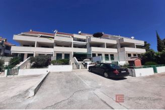 010 2016 609 Brac Apartment with a sea view for sale