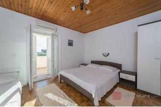 020 2029 77 island murter apartment house near the sea for sale