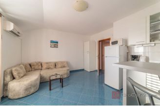 020 2029 77 island murter apartment house near the sea for sale