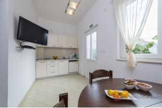 020 2029 77 island murter apartment house near the sea for sale