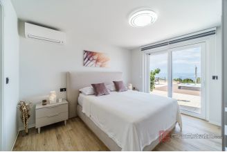 020 5308 30 Island of Brac Unique house with sea view for sale