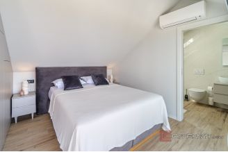 020 5308 30 Island of Brac Unique house with sea view for sale
