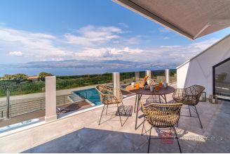 020 5308 30 Island of Brac Unique house with sea view for sale