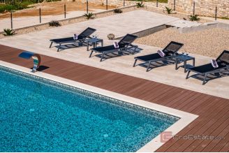 020 5308 30 Island of Brac Unique house with sea view for sale