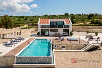 020 5308 30 Island of Brac Unique house with sea view for sale