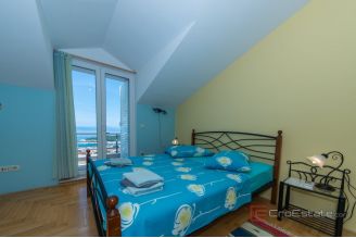 017 2048 02 Makarska Attractive villa with a sea view for sale