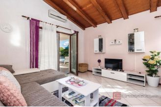 013 1021 21 Island of Krk Detached house with pool for sale