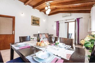 013 1021 21 Island of Krk Detached house with pool for sale