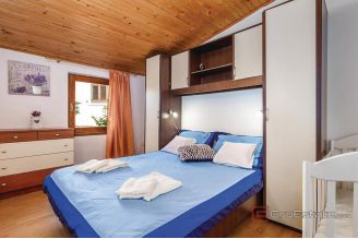 013 1021 21 Island of Krk Detached house with pool for sale