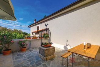 013 1021 21 Island of Krk Detached house with pool for sale