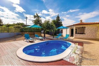 013 1021 21 Island of Krk Detached house with pool for sale