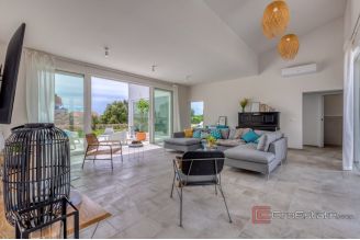 014 2041 78 Ugljan Villa with indoor pool and a sea view for sale