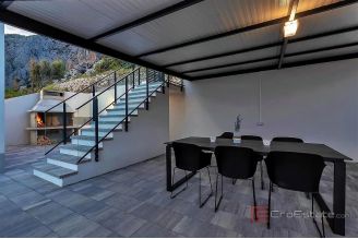 011 2044 16 Makarska Villa with pool and sea view for sale