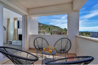 011 2044 16 Makarska Villa with pool and sea view for sale