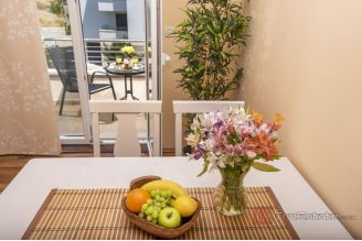 014 2048 04 Split area Apartment house with sea view for sale