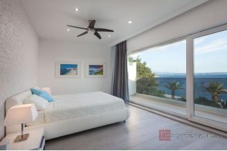 008 2044 17 Makarska Attractive villa for sale