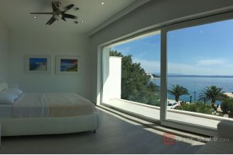 008 2044 17 Makarska Attractive villa for sale