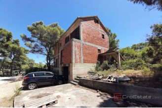 006 2016 613 Hvar seafront unfinished apartment house for sale