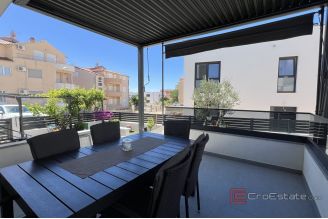 005 2046 05 Vodice Villa with pool in a quiet area for sale