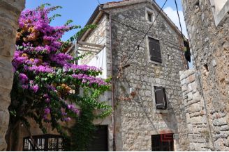 011 5309 30 Hvar Dalmatian stone house for sale