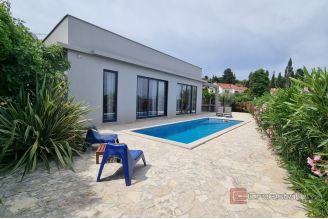 013 2041 80 Island of Brac Villa with pool in the first row to the sea for sale