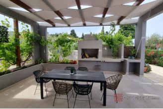 013 2041 80 Island of Brac Villa with pool in the first row to the sea for sale