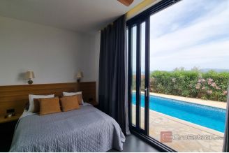 013 2041 80 Island of Brac Villa with pool in the first row to the sea for sale