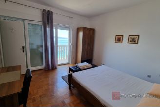 007 2041 81 Omis House in the first row to the sea for sale