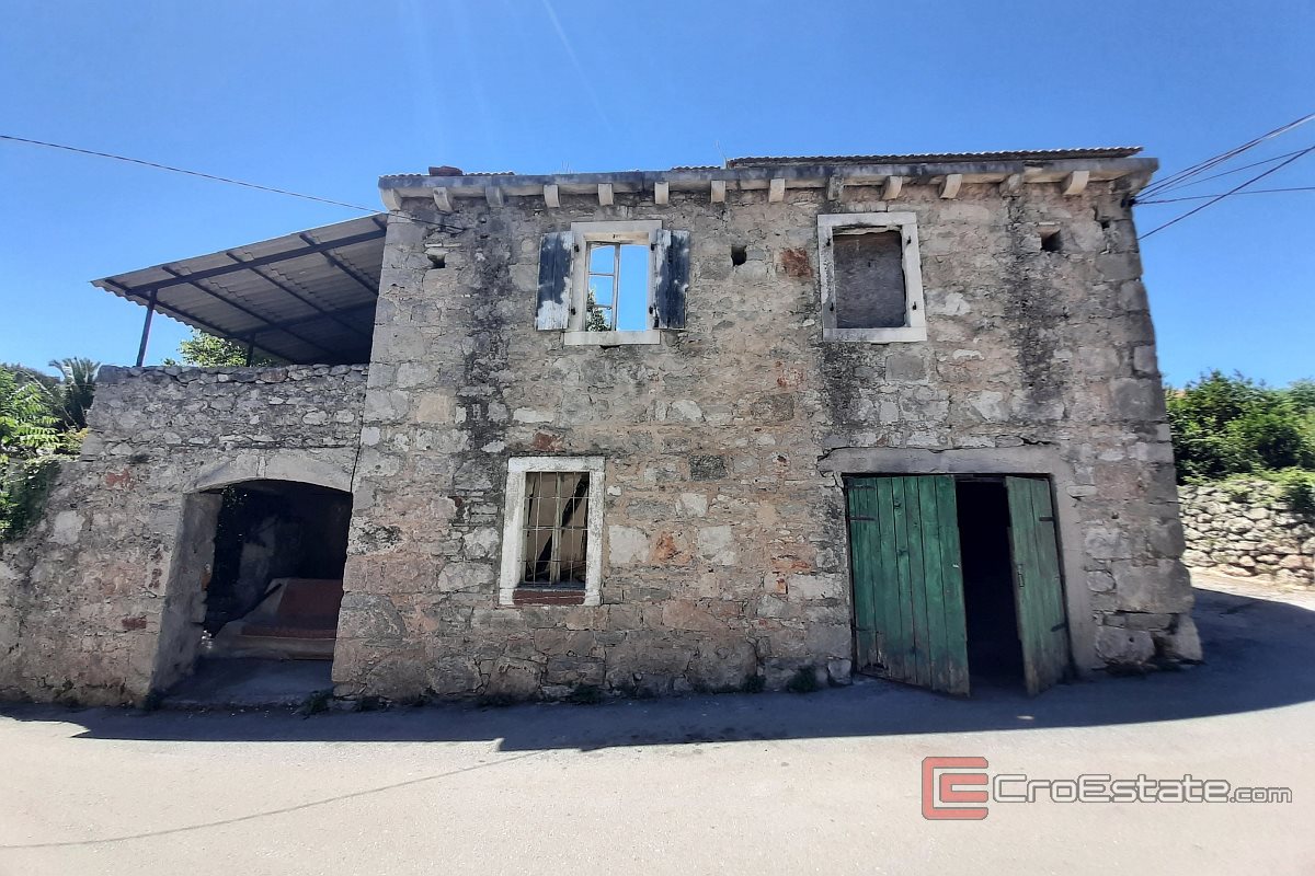 002 2018 258 Island of Hvar Stone house near the sea for sale 002 2018 258 Island of Hvar Stone house near the sea for sale