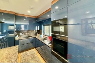 017 1024 01 Sibenik Exclusive apartment first row to the sea for sale