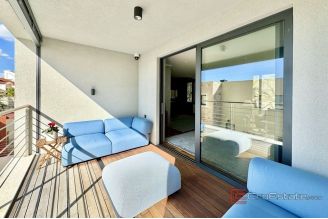 017 1024 01 Sibenik Exclusive apartment first row to the sea for sale