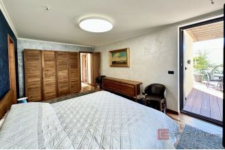 017 1024 01 Sibenik Exclusive apartment first row to the sea for sale